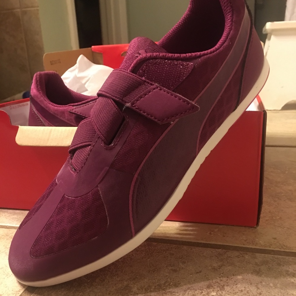 BRAND NEW in box PUMA sneakers 💜